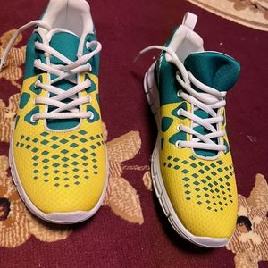 Oregon ducks running shoes